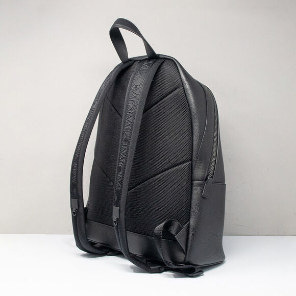 MCM Stark Black Leather Medium Backpack (MMKCAVE01BK001) - Picture 5 of 13